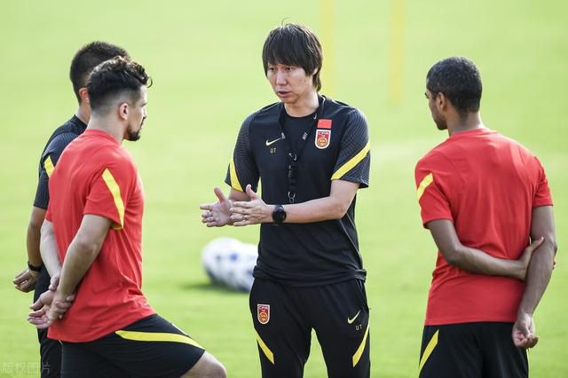 新村情侣